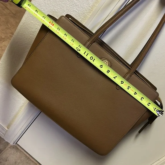 Tory Burch Robinson Pebbled Tote - Picture 14 of 16